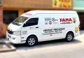 Unidad móvil de FAMA lista para el recojo y entrega segura de equipos de seguridad contra incendios.